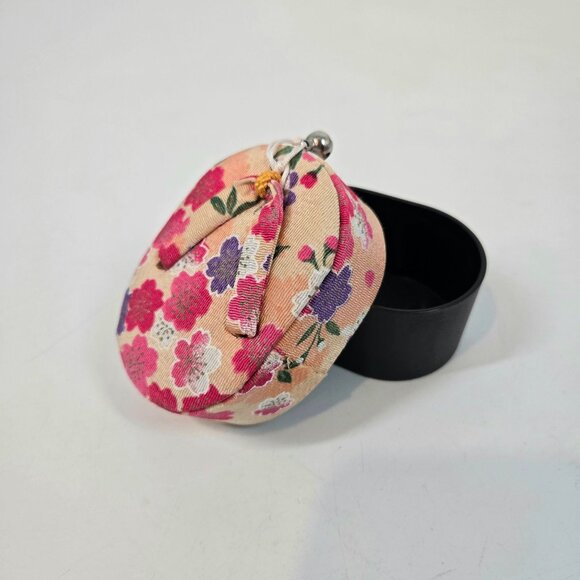 Matsumi Craft Japanese Kippori Floral Fabric Trinket Box Geta Cherry Blossoms - Picture 1 of 11